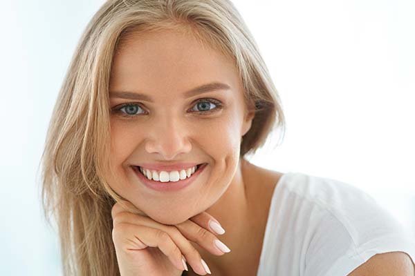 Cosmetic Dentist Options To Improve Teeth Color