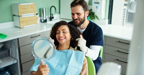 A Guide To Getting A Smile Makeover From A Dentist